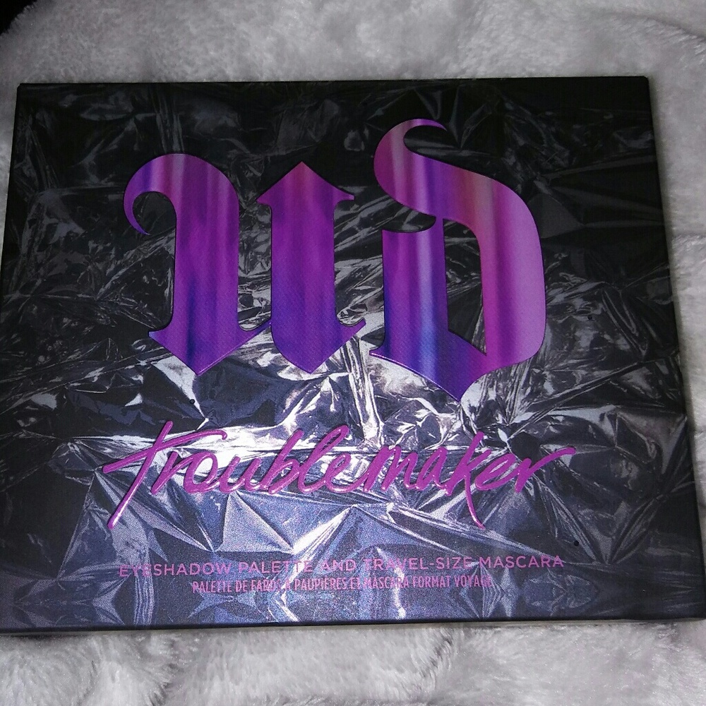 Urban Decay Troublemaker Pallet
